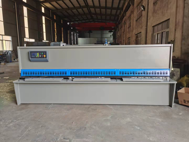 metal sheet hydraulic shearing machine